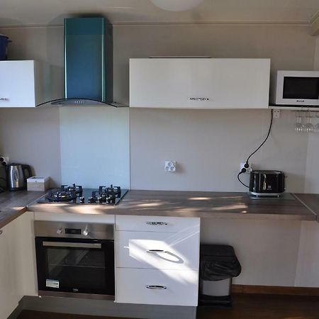 Ti Joli Caz En Bois Apartman Saint-Gilles-les Hauts Kültér fotó