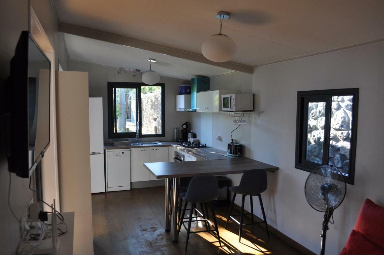 Ti Joli Caz En Bois Apartman Saint-Gilles-les Hauts Kültér fotó